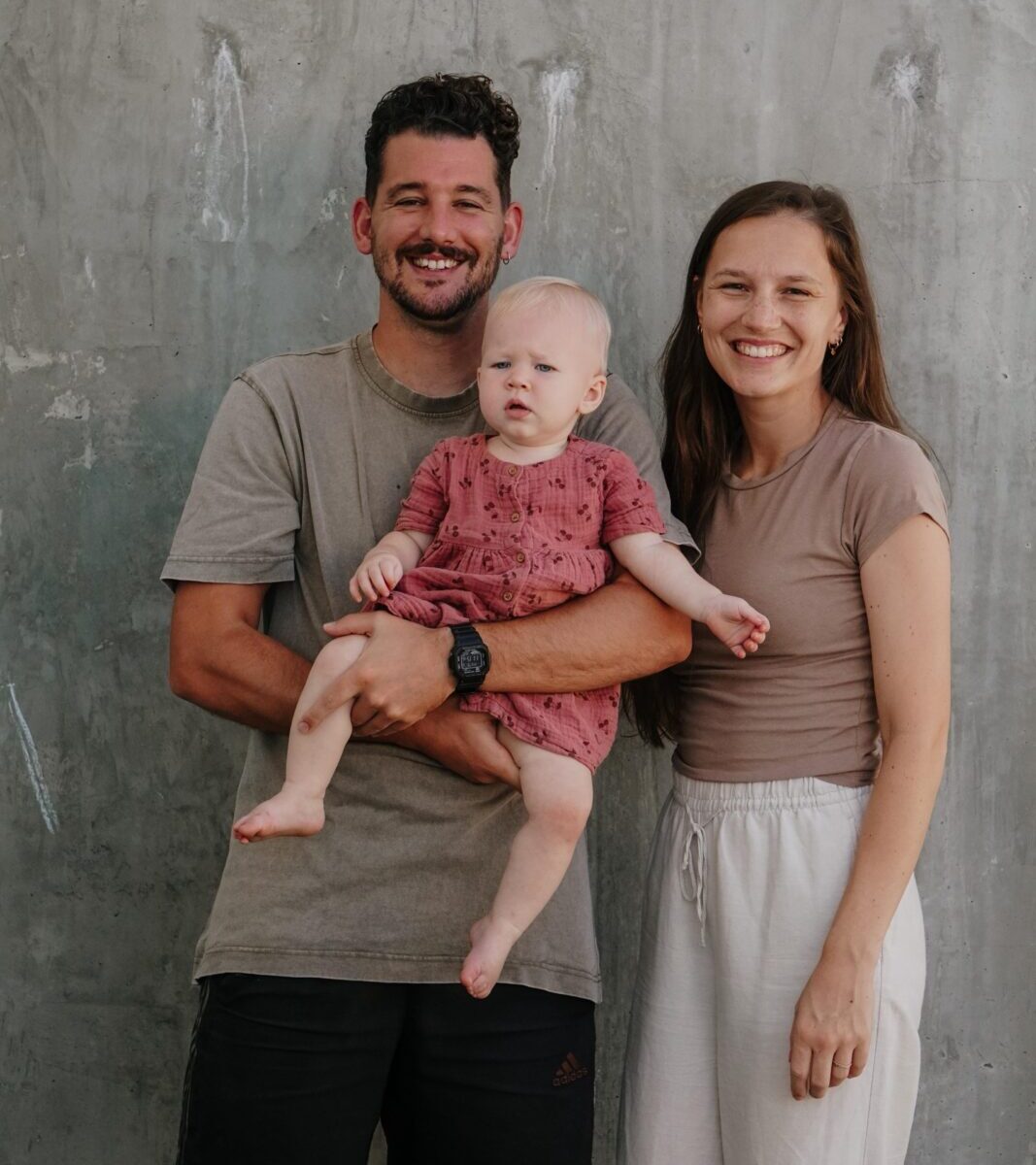 Joël, Tamara en Lois Bal in Papoea-Nieuw Guinea